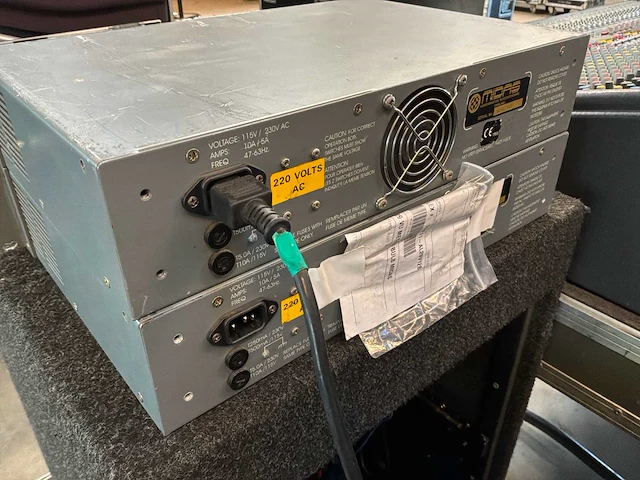 2000 midas xl3 analoge mengtafel met fx rack - afbeelding 9 van  23