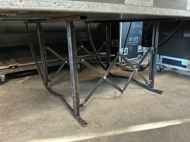 2000 midas xl3 analoge mengtafel met fx rack - afbeelding 20 van  23