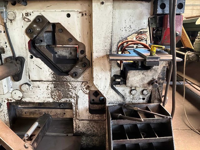 2000 mubea miw/220 profiel bewerkingsmachine - afbeelding 13 van  13
