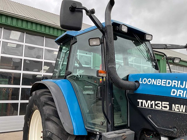 2000 new holland tm135 vierwielaangedreven landbouwtractor - afbeelding 13 van  26