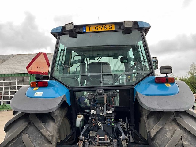 2000 new holland tm135 vierwielaangedreven landbouwtractor - afbeelding 18 van  26