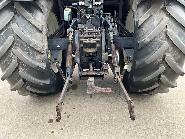 2000 new holland tm135 vierwielaangedreven landbouwtractor - afbeelding 19 van  26