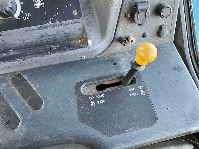 2000 new holland tm135 vierwielaangedreven landbouwtractor - afbeelding 29 van  43