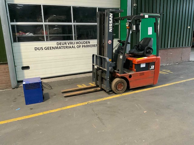 2000 nissan vorkheftruck - afbeelding 1 van  15