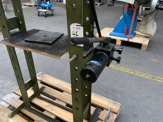 2000 omcn art.155 hydraulische garagepers - afbeelding 3 van  4