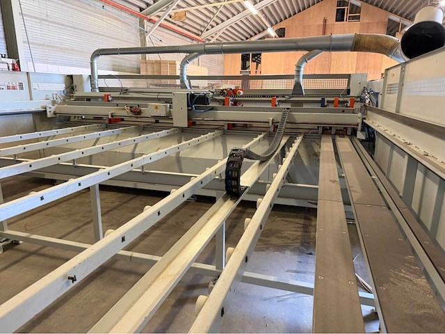 2000 panhans 693 / euro 12sf cnc-platenopdeel -en massiefhoutzaagmachine - afbeelding 21 van  25