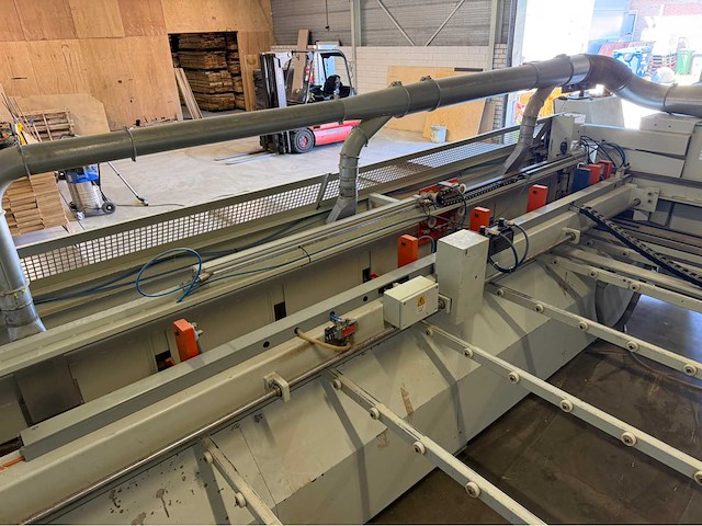 2000 panhans 693 / euro 12sf cnc-platenopdeel -en massiefhoutzaagmachine - afbeelding 24 van  25