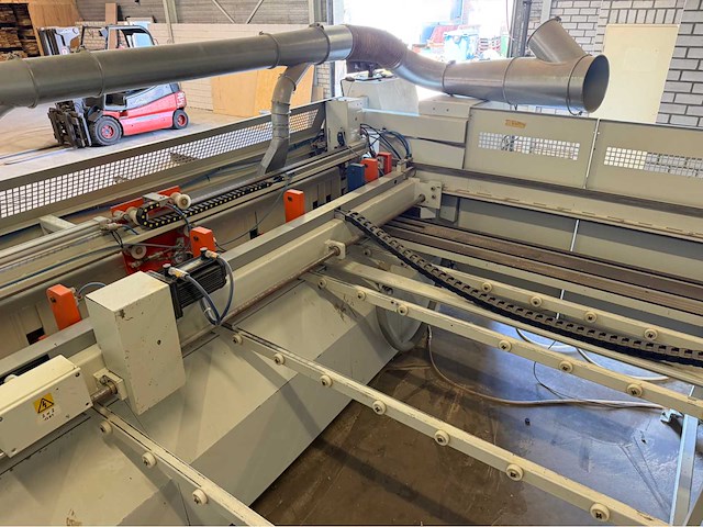 2000 panhans 693 / euro 12sf cnc-platenopdeel -en massiefhoutzaagmachine - afbeelding 25 van  25
