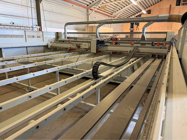 2000 panhans 693 / euro 12sf cnc-platenopdeel -en massiefhoutzaagmachine - afbeelding 19 van  24