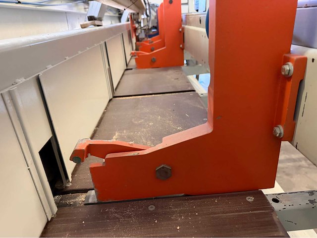 2000 panhans 693 / euro 12sf cnc-platenopdeel -en massiefhoutzaagmachine - afbeelding 22 van  24