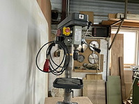 2000 quantum b 30 f kolomboormachine - afbeelding 1 van  4