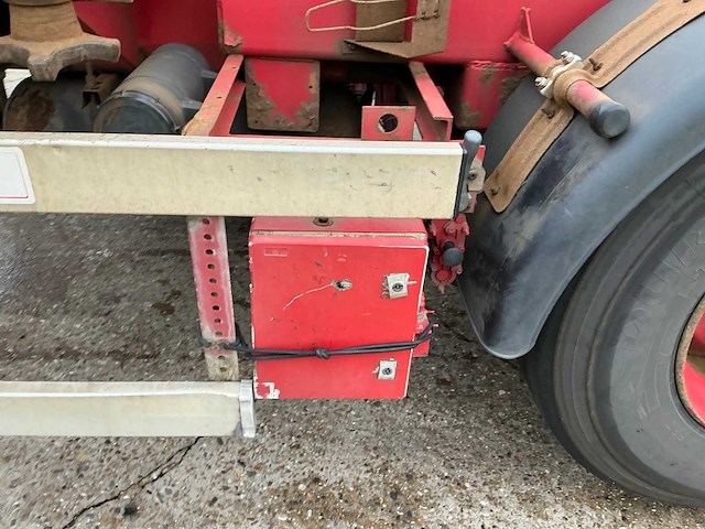 2000 renders euro 800 containerchassis oplegger - afbeelding 13 van  37