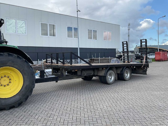 2000 renders landbouw aanhangwagen - afbeelding 1 van  22