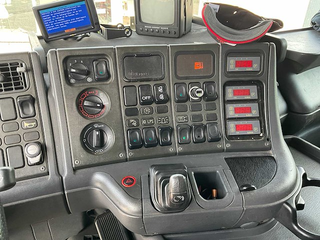 2000 scania r114l 380 vrachtwagen met race opbouw - afbeelding 8 van  67