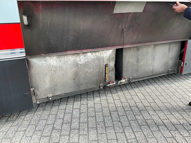 2000 scania r114l 380 vrachtwagen met race opbouw - afbeelding 21 van  67