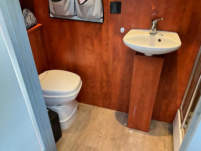 2000 scania r114l 380 vrachtwagen met race opbouw - afbeelding 31 van  67