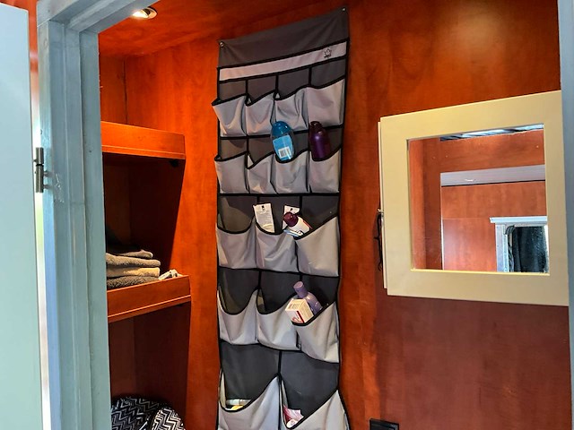 2000 scania r114l 380 vrachtwagen met race opbouw - afbeelding 32 van  67