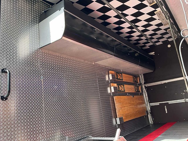 2000 scania r114l 380 vrachtwagen met race opbouw - afbeelding 63 van  67