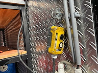 2000 scania r114l 380 vrachtwagen met race opbouw - afbeelding 45 van  67