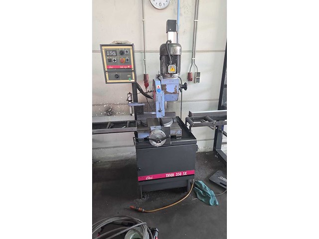 2000 tiger 350 sx afkortcirkelzaagmachine met rollenbaan - afbeelding 4 van  8