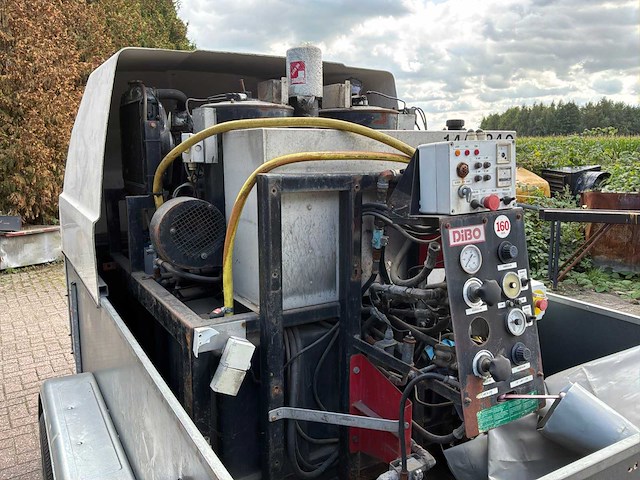 2000 top dekselwagen stoomreiniger in aanhangwagen - afbeelding 2 van  8