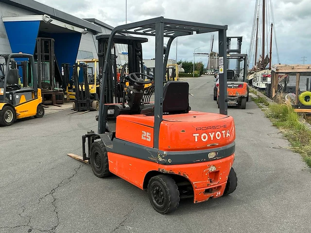 2000 toyota fbmf25 vorkheftruck elektrisch - afbeelding 8 van  13
