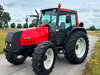 2000 valtra 6550 vierwielaangedreven landbouwtractor - afbeelding 1 van  24