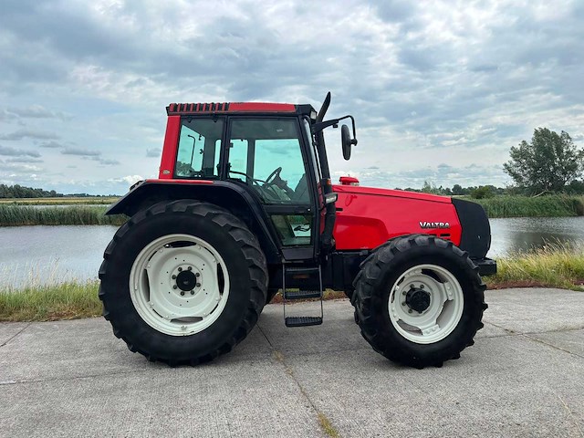 2000 valtra 6550 vierwielaangedreven landbouwtractor - afbeelding 18 van  24
