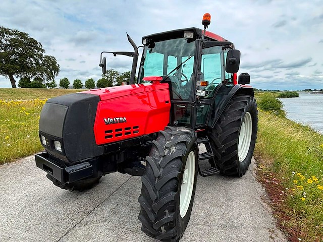 2000 valtra 6550 vierwielaangedreven landbouwtractor - afbeelding 23 van  24
