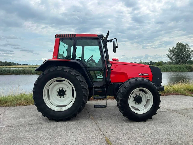 2000 valtra 6550 vierwielaangedreven landbouwtractor - afbeelding 18 van  24