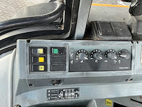 2000 valtra 8550 hi-tech vierwielaangedreven landbouwtractor - afbeelding 16 van  21