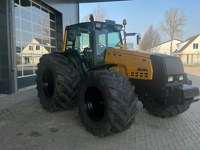 2000 valtra 8550 hi-tech vierwielaangedreven landbouwtractor - afbeelding 17 van  21