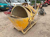 2000 vané betonkubel - afbeelding 1 van  5