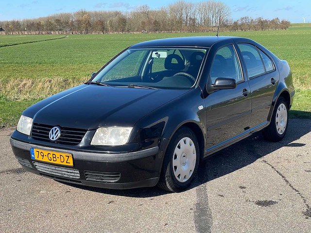 2000 volkswagen bora 1.6 trendline personenauto - afbeelding 1 van  10