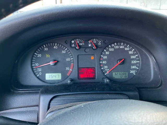 2000 volkswagen passat variant 2.8 v6 highline 4m personenauto - afbeelding 13 van  31