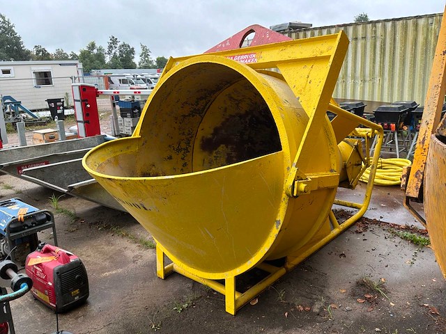 2000l betonkubel - afbeelding 1 van  6