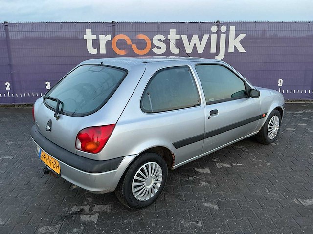 2001 - ford - fiesta - 1.3-8v classic - personenauto - afbeelding 4 van  10