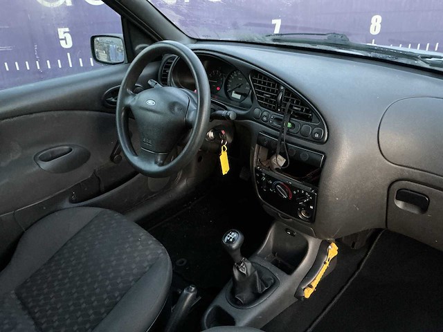 2001 - ford - fiesta - 1.3-8v classic - personenauto - afbeelding 7 van  10