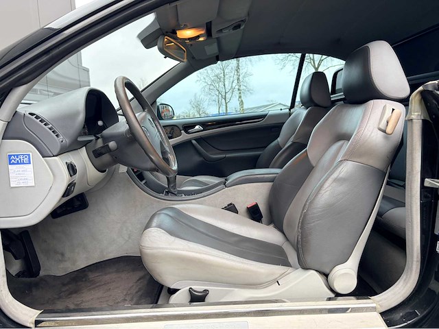 2001 - mercedes-benz - clk-klasse cabrio 200k avantgarde - personenauto - afbeelding 12 van  12