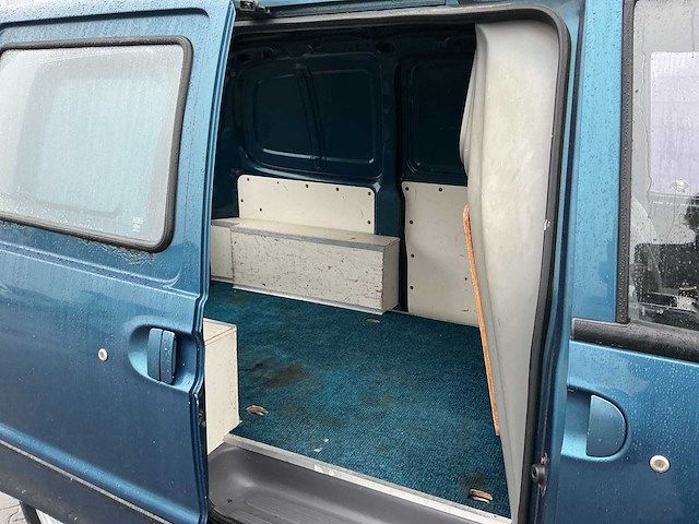 2001 - nissan - vanette - 2.3 e basis - bedrijfswagen - afbeelding 9 van  12