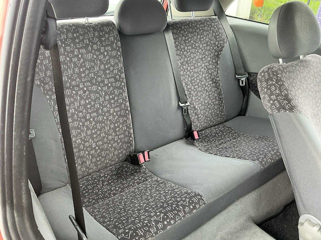 2001 - opel - corsa - 1.2-16v elegance - personenauto - afbeelding 10 van  13