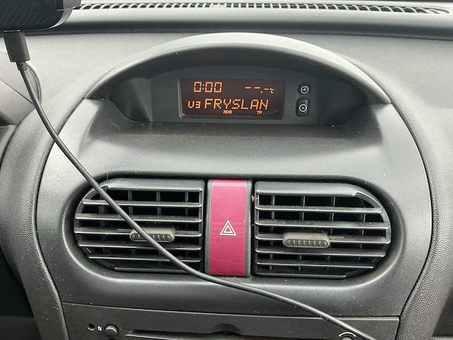 2001 - opel - corsa - 1.2-16v elegance - personenauto - afbeelding 13 van  13
