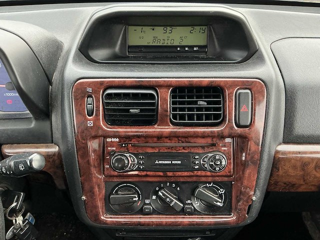 2001 - pajero - pinin 4x4 - personenauto - afbeelding 11 van  12
