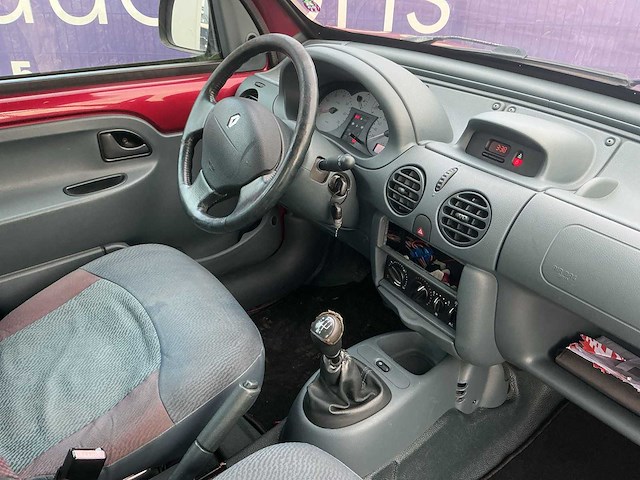2001 - renault - kangoo - 1.4 expression - personenauto - afbeelding 8 van  13