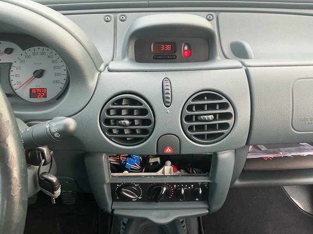 2001 - renault - kangoo - 1.4 expression - personenauto - afbeelding 9 van  13