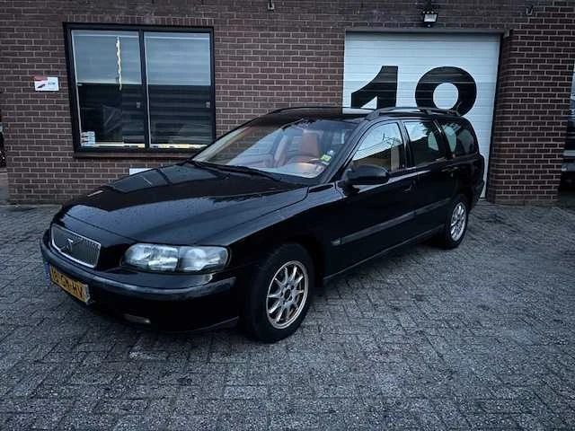 2001 - volvo - v70 - 2.4 comfort line - 18-gn-hv - afbeelding 1 van  16