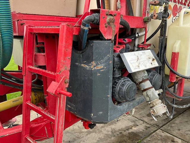 2001 agrifac gs3200 getrokken veldspuit - afbeelding 13 van  24