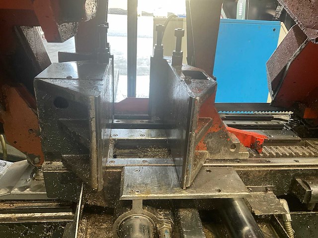 2001 amada ha-400w metalen horizontale bandzaagmachine - afbeelding 1 van  2