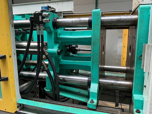 2001 arburg allrounder 470 c 1600-675 spuitgietmachine - afbeelding 2 van  22