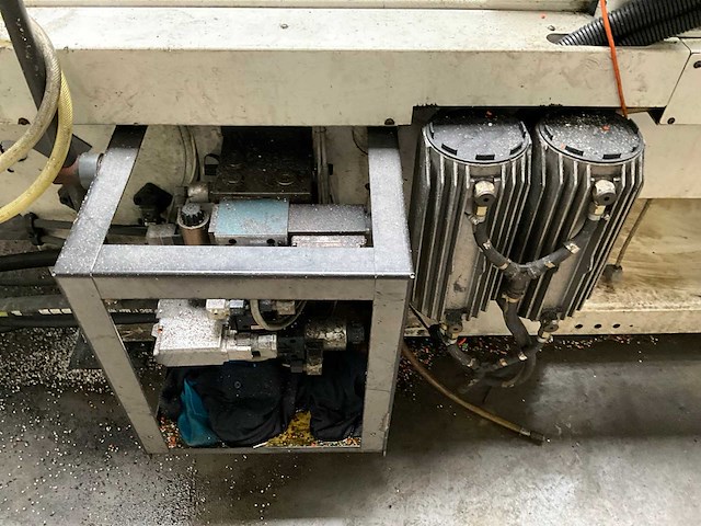 2001 arburg allrounder 470 c 1600-675 spuitgietmachine - afbeelding 12 van  22